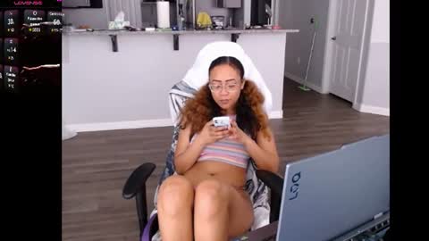Nia Reese online show from June 24, 7:35 pm