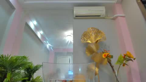 cupcake_izzy online show from May 27, 1:57 am