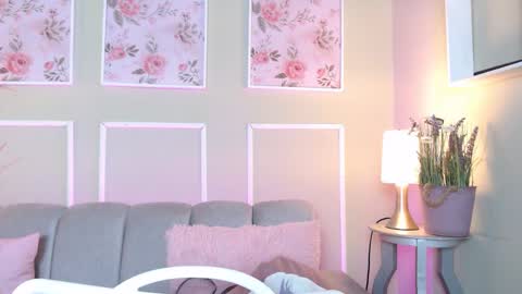 DANI online show from October 17, 7:28 pm