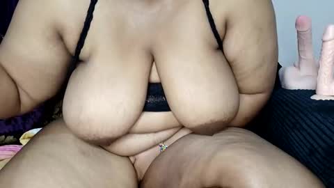 Essie online show from October 19, 12:23 am