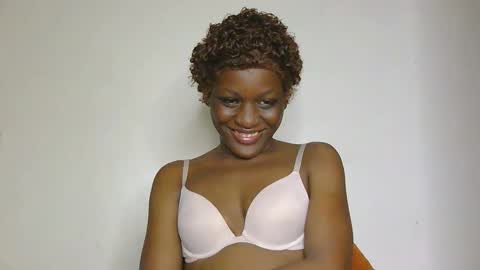 curvy_kittie online show from May 22, 1:58 am