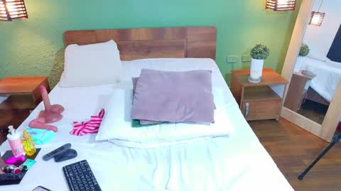 Danna online show from November 12, 6:17 pm