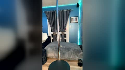 curvyfunlover online show from May 25, 12:59 pm