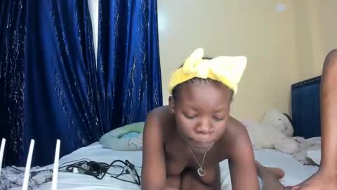 curvyjoan online show from December 14, 9:51 am