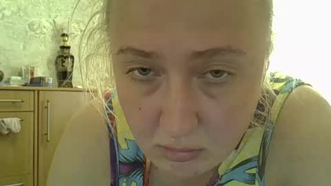 Curvy online show from May 24, 12:26 pm