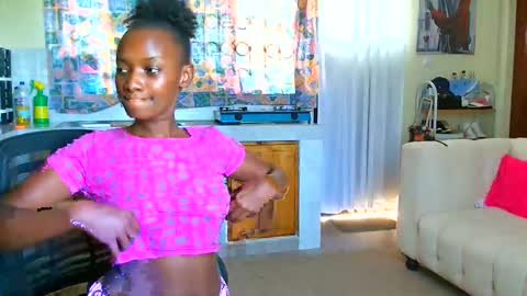 cute annah online show from May 21, 5:38 am