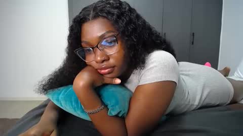 Liya online show from May 13, 6:46 pm