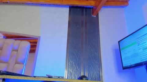 Stacy online show from December 22, 5:16 pm