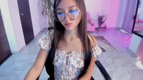 Bella Fox online show from April 7, 3:25 pm