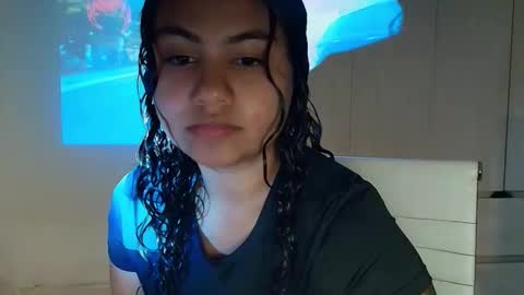 cute_hippo8 online show from April 19, 9:06 pm