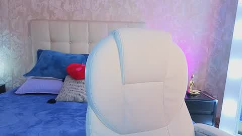 Sofa  online show from May 17, 7:46 pm