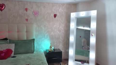 Sofa  online show from March 5, 8:04 pm