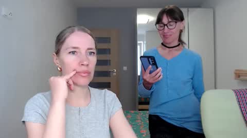 cute_lion_ online show from May 23, 1:31 pm