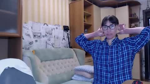 cute_lion_ online show from March 31, 12:27 pm