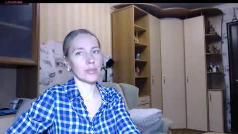 cute_lion_ online show from November 14, 7:25 pm