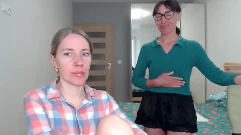 cute_lion_ online show from May 9, 3:03 pm