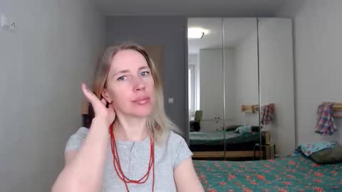 cute_lion_ online show from May 10, 3:14 pm