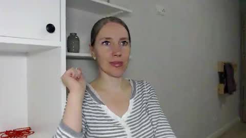 cute_lion_ online show from May 15, 7:38 pm