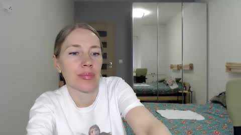 cute_lion_ online show from May 12, 6:03 pm