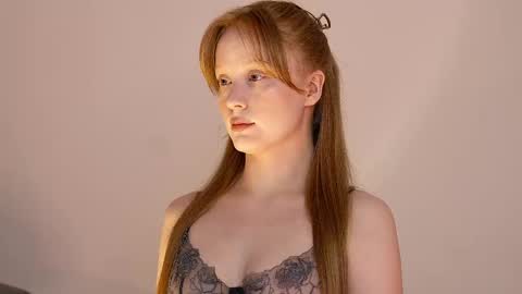  Hey im Kristina Thank you for your support  online show from May 26, 8:24 am