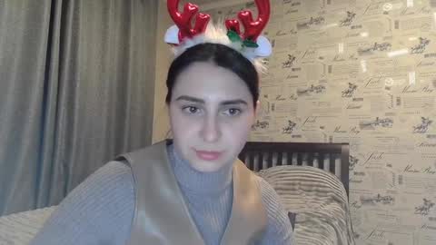 cute_strawberry_ online show from December 31, 10:12 pm