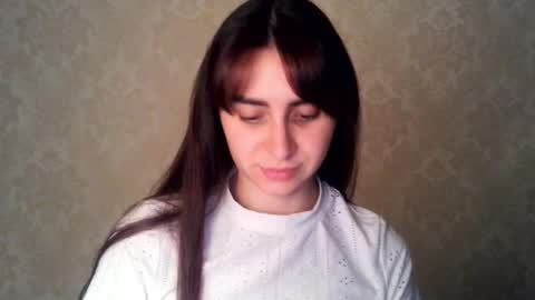 cute_strawberry_ online show from October 29, 6:10 pm