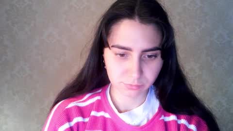 cute_strawberry_ online show from October 12, 1:02 pm