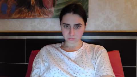 cute_strawberry_ online show from March 1, 6:00 pm