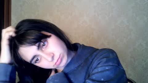 cute_strawberry_ online show from October 15, 7:05 pm