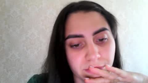 cute_strawberry_ online show from September 30, 7:14 am