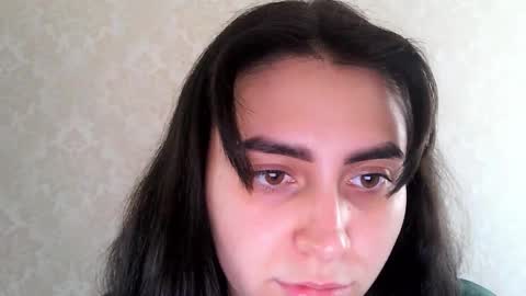 cute_strawberry_ online show from October 1, 7:57 am