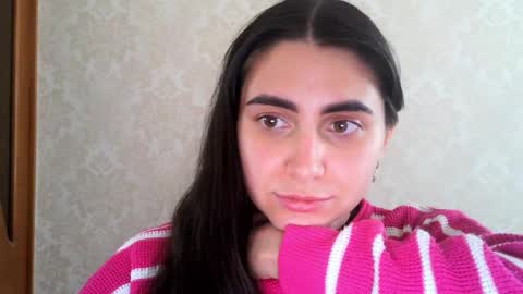 cute_strawberry_ online show from October 23, 11:05 am