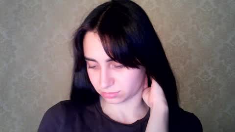 cute_strawberry_ online show from November 7, 7:08 pm