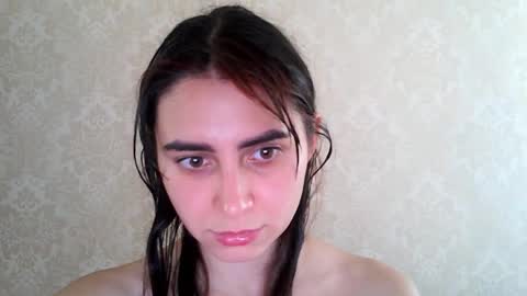 cute_strawberry_ online show from November 3, 7:56 am