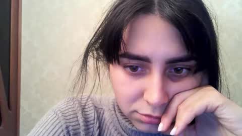 cute_strawberry_ online show from October 3, 3:39 pm