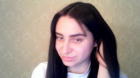 cute_strawberry_ online show from November 8, 7:19 pm