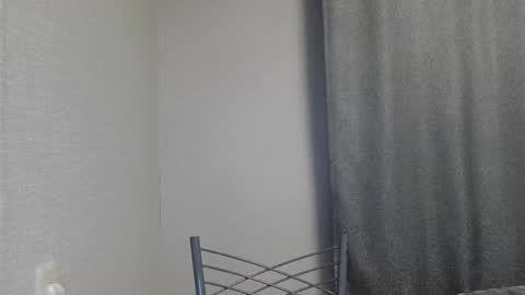 cute_strawberry_ online show from December 27, 7:14 pm