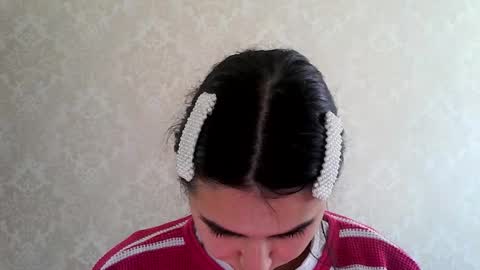 cute_strawberry_ online show from October 5, 7:13 am