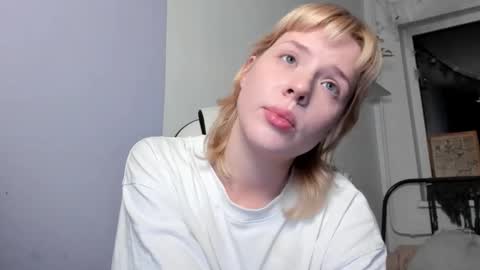 Amy online show from October 3, 2:11 pm