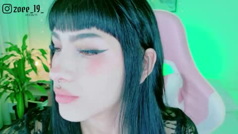 Zoe  online show from May 15, 2:49 am