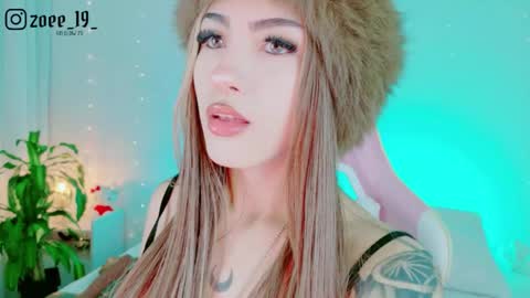 Zoe  online show from May 6, 5:00 am