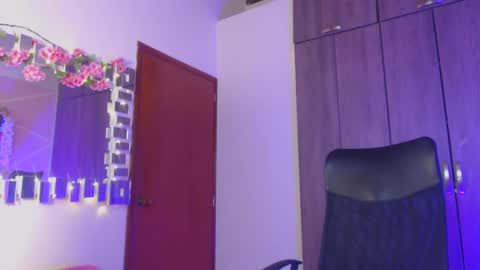 cuteflame_ online show from September 27, 9:11 pm