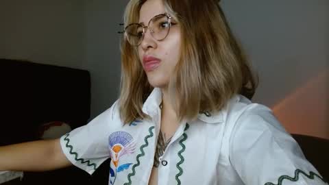 isabella online show from January 18, 5:31 pm