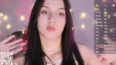 kendall online show from November 12, 4:32 am