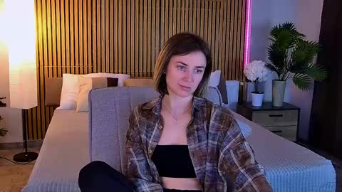 cutemirage online show from May 5, 3:04 pm