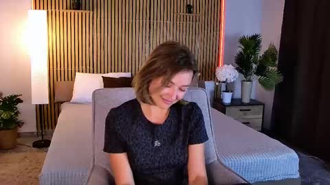 cutemirage online show from May 22, 2:37 pm
