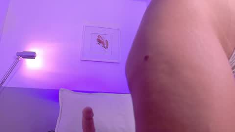cutepetitee online show from April 28, 7:40 pm