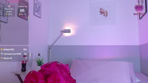 cutepetitee online show from May 18, 7:42 pm