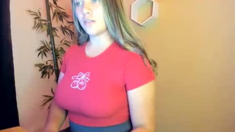 cutesamantha_ online show from May 26, 7:46 pm