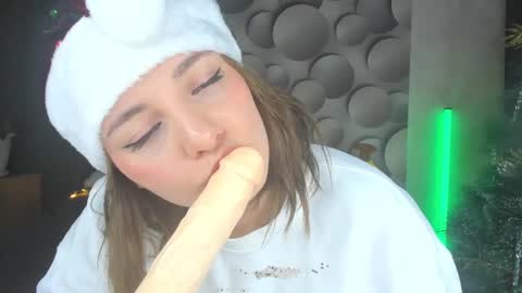 cutesmile sharon online show from December 22, 2:49 am